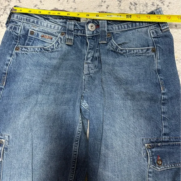 Urban Outfitters BDG Kayla Low-Rise Baggy Cargo Jeans - Picture 7 of 9